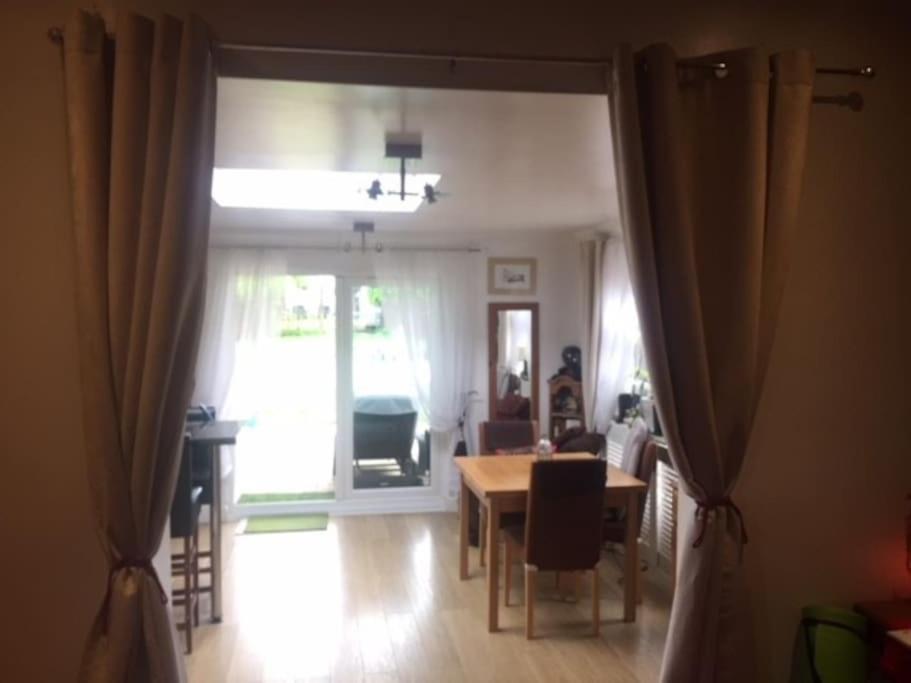 Modern Bungalow With Private Swimming Pool Maidenhead Ngoại thất bức ảnh